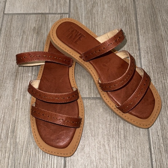 NWOT Frye Women's Faye Strappy Slide Brown Sandal Size 7.5 - Picture 1 of 14